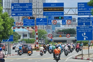 Giao thông TP.HCM ra sao khi thí điểm không đếm lùi giây tại chốt đèn đỏ