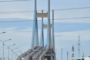 UBND TP.HCM chỉ đạo nhiều vấn đề liên quan đến dự án BOT cầu Phú Mỹ