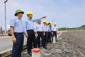 EVNGENCO3: Thăm, động viên người lao động tại Thuỷ điện Thác Bà sau cơn bão số 3