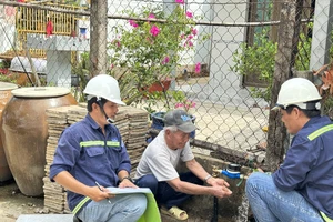 Hỗ trợ các hộ dân không đủ điều kiện được lắp đặt đồng hồ nước