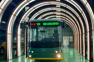 17 tuyến xe buýt điện gom khách cho metro số 1 sẵn sàng lăn bánh