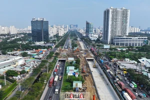 Giao liên danh nhà đầu tư nghiên cứu 18 km đường trên cao dọc đại lộ Nguyễn Văn Linh