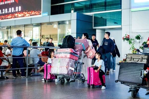 Sân bay Tân Sơn Nhất nhộn nhịp ngày đầu năm 2025