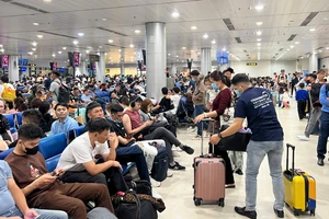 Ngày cuối cùng của năm, sân bay Tân Sơn Nhất vẫn đón đưa hơn 100.000 hành khách 