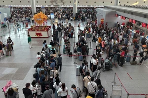 Mùng 5 Tết, sân bay Tân Sơn Nhất đón, đưa hơn 150.000 lượt khách