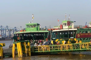 Tăng giá vé xe qua phà Cát Lái và Bình Khánh từ ngày 5-5