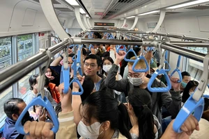 Dịp Tết, mỗi ngày metro số 1 thu hơn 1 tỉ đồng