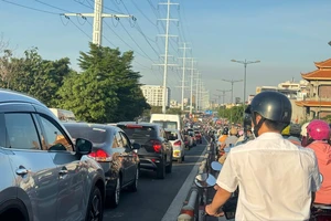 TP.HCM sẽ rà soát, bổ sung hệ thống báo hiệu đường bộ