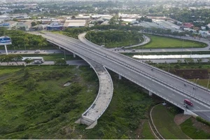 TP.HCM sẽ làm trục đường Đông Tây kết nối với Long An