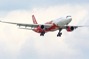 Hôm nay, sân bay Tân Sơn Nhất tiếp tục điều chỉnh nhiều chuyến bay