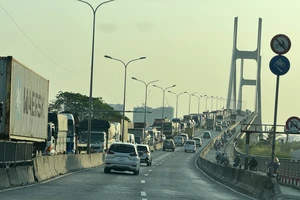 Tổ chức giao thông trên cầu Phú Mỹ, người dân đi lại chú ý