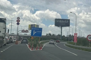 Từ hôm nay, xe máy không được đi vào đường dẫn cao tốc TP.HCM - Long Thành - Dầu Giây