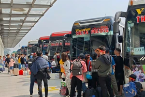 Các bến xe ở TP.HCM đồng loạt rà soát hoạt động bán vé Tết
