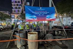 Metro số 2 bước vào giai đoạn thi công, người dân đi lại ra sao?