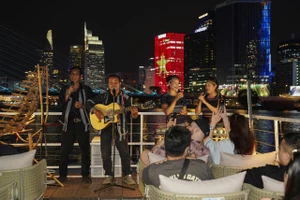 Tết này người dân TP.HCM có thể thưởng thức âm vang di sản Cồng chiêng ngay trên tàu du lịch