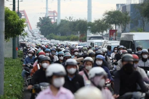 Vì sao đường Phạm Văn Đồng không làm hầm chui?