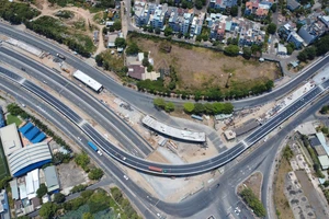 Hôm nay, các phương tiện chính thức được lưu thông trên cầu N3, nút giao An Phú
