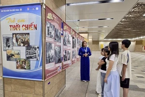 Triển lãm 'Trẻ em thời chiến' lần đầu được tổ chức tại ga metro số 1 TP.HCM