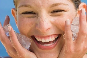 Thực hư uống nước nóng mát hơn uống nước lạnh 