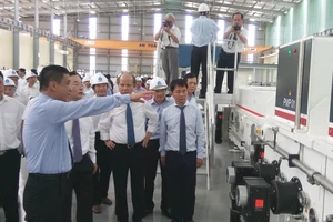 Nhà máy kính tiết kiệm năng lượng đầu tiên tại Đông Nam Á