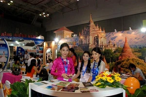 TP.HCM: Cung cấp miễn phí cẩm nang du lịch cho khách