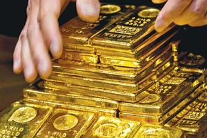 Vàng nội vẫn đắt hơn vàng ngoại 5 triệu đồng/lượng