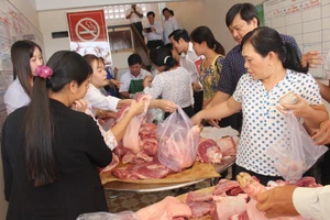 ‘Thủ phủ’ heo miền Tây lao đao, muốn được giải cứu