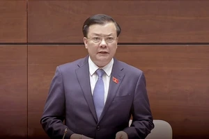 Bộ trưởng Tài chính: Chẳng ai dám đối đầu về tăng thuế xăng