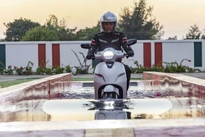 Xe máy thông minh ‘3 không’ và giấc mơ ô tô không khói