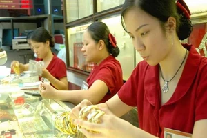 Để giá vàng ít 'nhảy múa': Cần bỏ độc quyền, coi vàng trang sức là hàng hóa bình thường