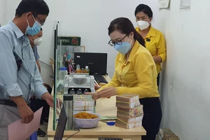 Giá vàng SJC bất ngờ lao dốc sát ngày Thần Tài