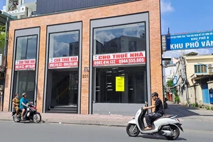 Giảm mạnh phí, lệ phí để nuôi dưỡng “gốc rễ” nguồn thu 