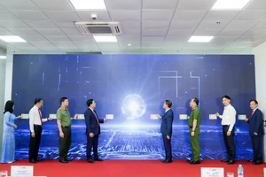 Agribank cùng Quảng Ninh Agribank triển khai kiosk thông minh đưa dịch vụ số tới đặc khu, hải đảo