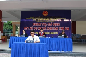 Hơn 1.000 học sinh, giáo viên dự phiên tòa giả định