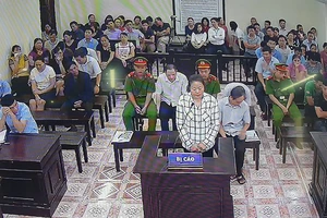 Xử vụ gian lận điểm Hà Giang: 'Nhờ nâng điểm để tạo phúc'