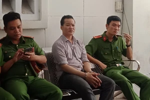 Ở nhờ rồi hiếp dâm con gái của bạn