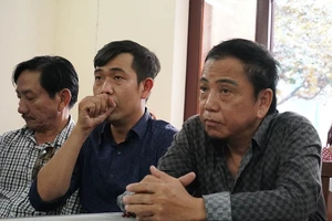 Nghệ sĩ Hồng Tơ hối lỗi cúi đầu 'mô Phật' trước tòa