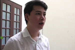 Hoãn phiên tòa xử vụ nhạc sĩ kiện Đàm Vĩnh Hưng