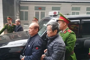 Bị cáo Nguyễn Bắc Son và Trương Minh Tuấn xuất hiện tại tòa