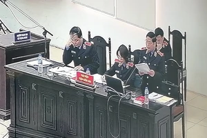 Phiên xử 2 cựu bộ trưởng: Tòa yêu cầu giải mật tài liệu 