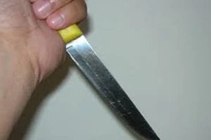 Nữ bị cáo đâm chồng 'hờ' vì nghi mang tiền cho gái