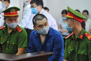 Công chứng nói gì vụ tài xế Mercedes bán nhà cho mẹ?