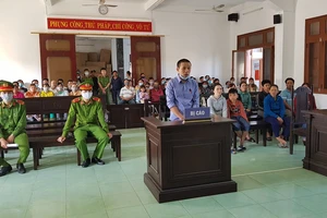 Con trai bị đánh, ông bố sát hại người cùng thôn