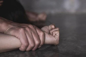 Ép ký 'hợp đồng tình dục': Dấu hiệu tội cưỡng dâm, cưỡng đoạt tài sản