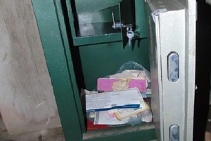 Khiêng két sắt ra cổng, lãnh 9 năm tù