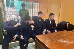 Hack facebook rồi nhắn tin mượn tiền, lừa đảo hơn 400 triệu đồng