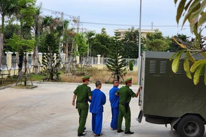 Chỉ vì suýt va chạm giao thông, nam thanh niên đâm 3 người thương vong