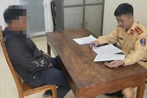 Lập nhóm báo chốt CSGT, 7 người bị phạt 52 triệu đồng