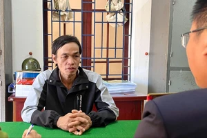 Mới ra tù về tội giết người lại chém bố ruột bị thương