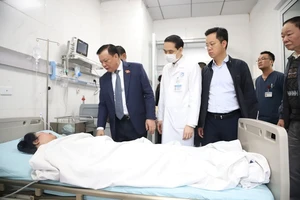 Bí Thư Thành ủy Hà Nội thăm hỏi, động viên nạn nhân vụ cháy tại phố Hàng Lược